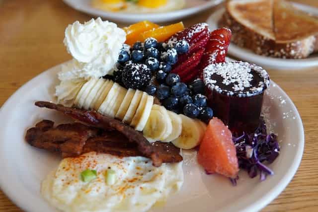 breakfast plate and blackberries
