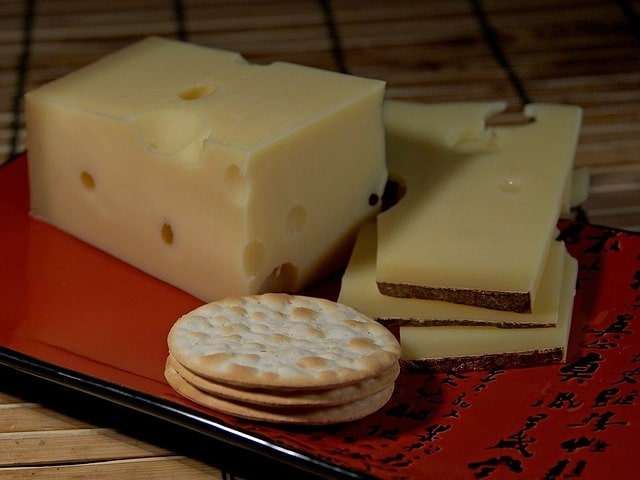 Emmental cheese and crackers