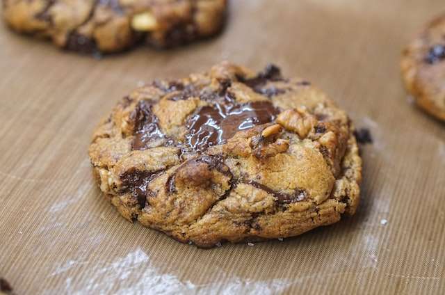 Macadamia nuts and chocolate chips cookies