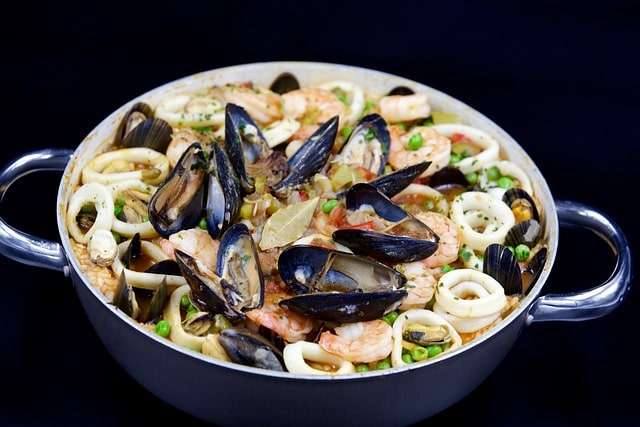 mussels and seafood risotto pot