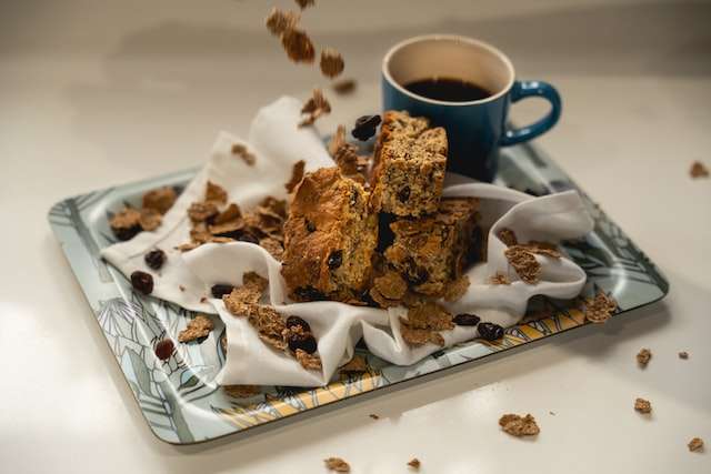 oats and raisins biscuits and coffee 