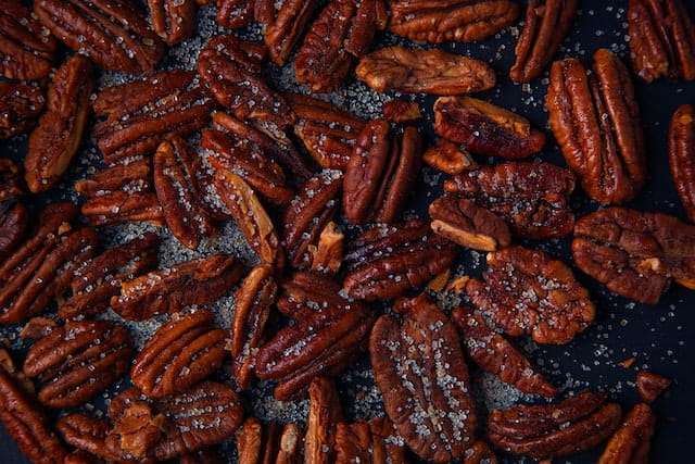 Oven toasted pecans with salt