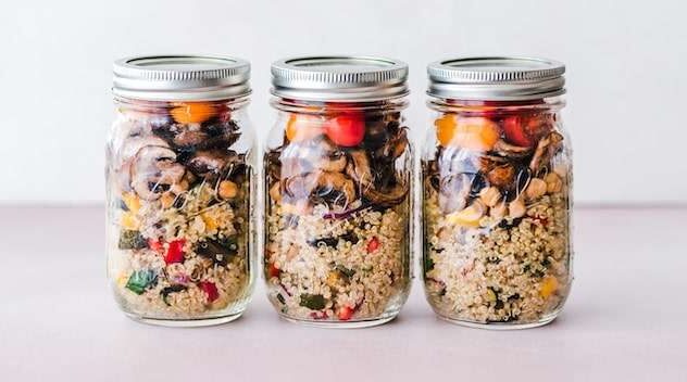 Quinoa, chickpeas and vegetables salad jars