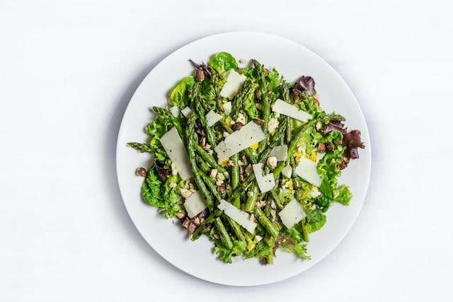 lettuce, asparagus and parmesan salad