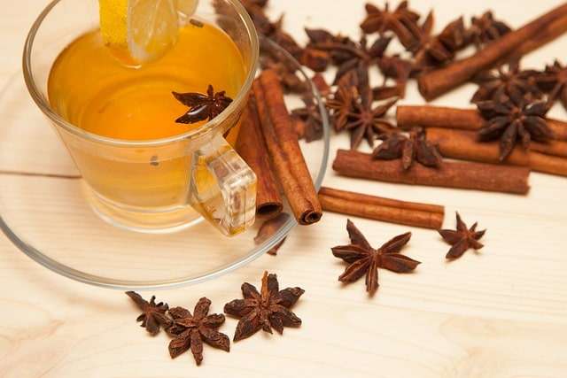 Star anise, cinnamon and lemon tea