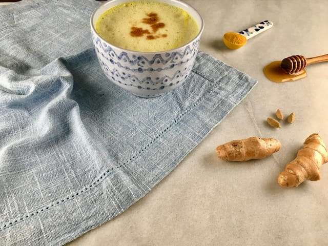 Turmeric and honey milk